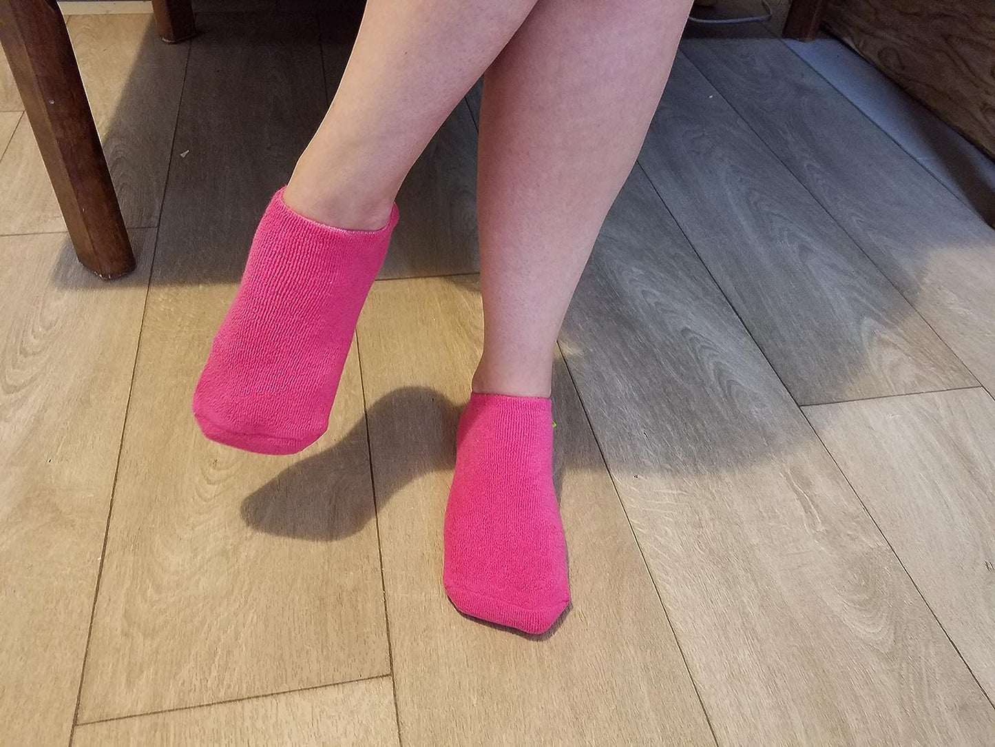 Fantastic Solution For women with Dry ed skin on Heels and Feet. Moisturizing Spa Gel Socks soft of Jojoba Lavender Oil plus Vitamin E a Smell